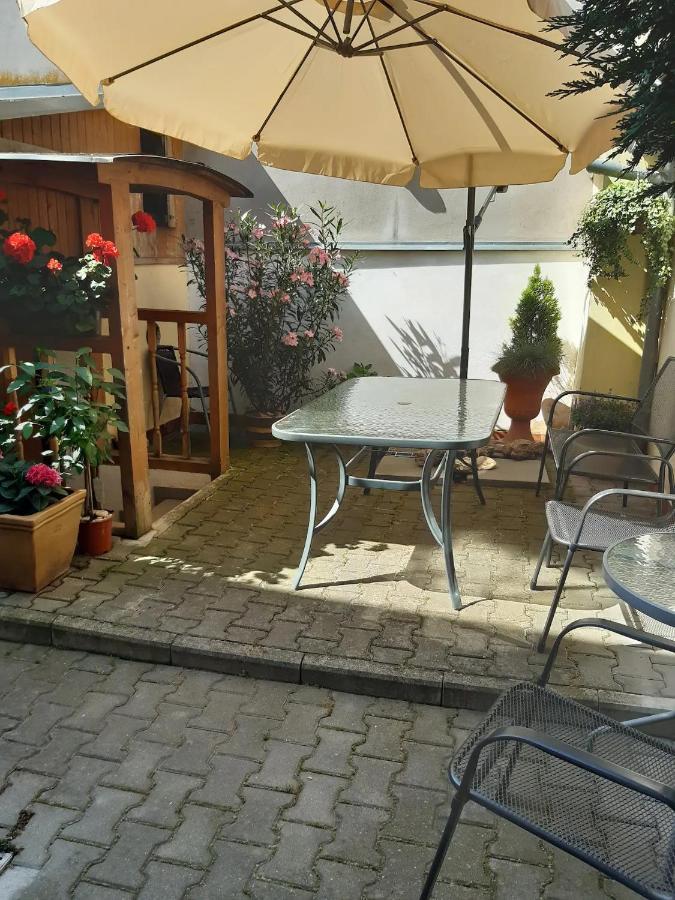 U Pani Malirky Apartment Valtice Bagian luar foto
